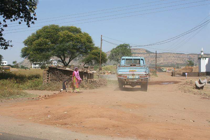 IMG_2151.JPG - Аурангабад - город, приближенный к пустыне. Наверное теперь мы закалены жарой по настоящему