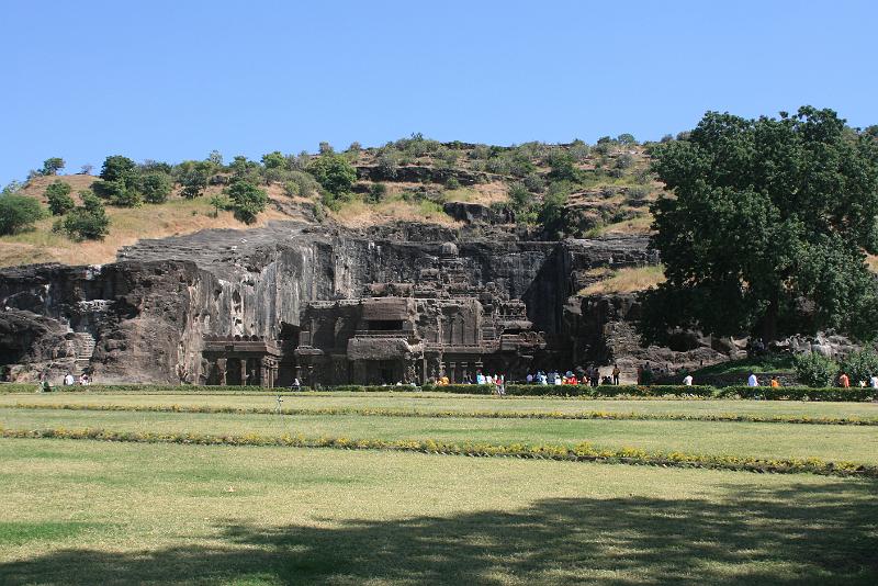 IMG_2221.JPG - Это центральный подъезд к одному из "чудес света" - пещеры Эллоры, находятся в 30 км от Аурангабада.