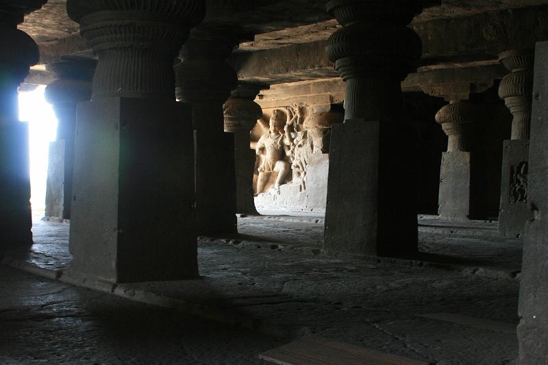 IMG_2287.JPG - Вот там в самой черноте начались такие жуткие безстенные пещеры, что мы побоялись тыркаться со своим фонариком