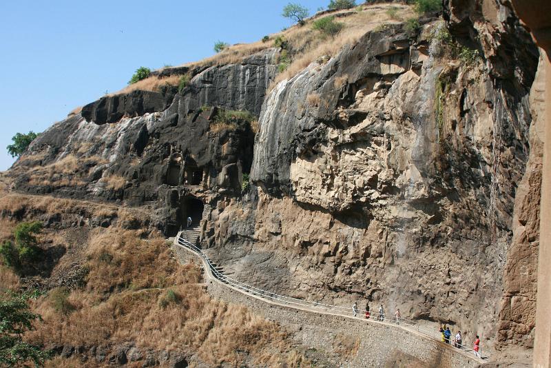 IMG_2313.JPG - Отдыхаем  после жаркого перехода. Жара правда страшно сильно изматывает, как быдто пяток километров прошли быстрым шагом