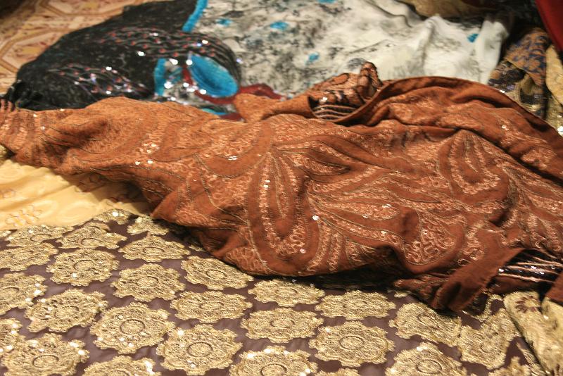 IMG_1129.JPG - Сари. Это просто 6-тиметровый кусок ткани