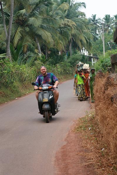 IMG_1307.JPG - Это только на карте Гоа - крошечный штат. Мы мотались там на мопедах изо дня в день, и не увидели и 1/8 территории