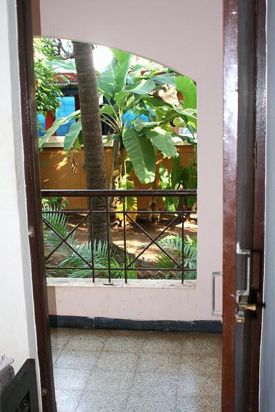 IMG_1513.JPG - Такой вот у нас был симатишный балкон в guest house Bethany Inn. После каждого путешествия мы возвращались в этот частный отель на Вагаторе