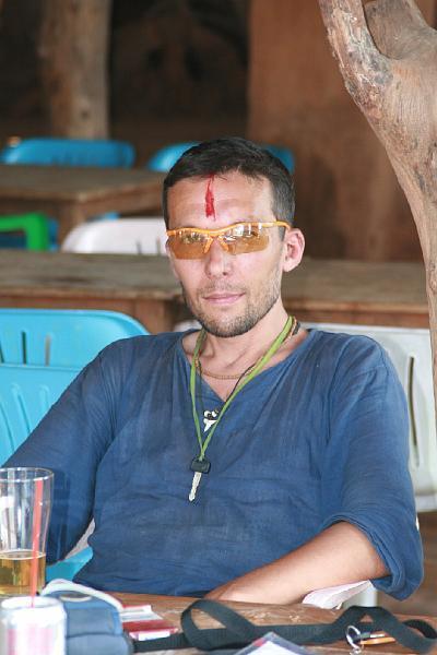 IMG_1531.JPG - Славу благославили за то, что он принял посильное участие в рисовании морд.... страшных морд