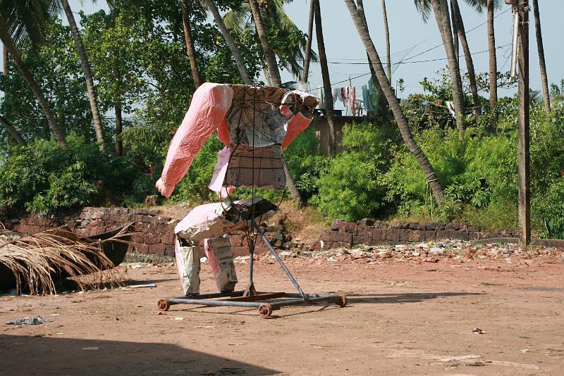 IMG_1544.JPG - Время Дивали - в каждой деревне делают куклы, чтобы потом в ночи сжечь их. Плюс танцы, песни и угощение