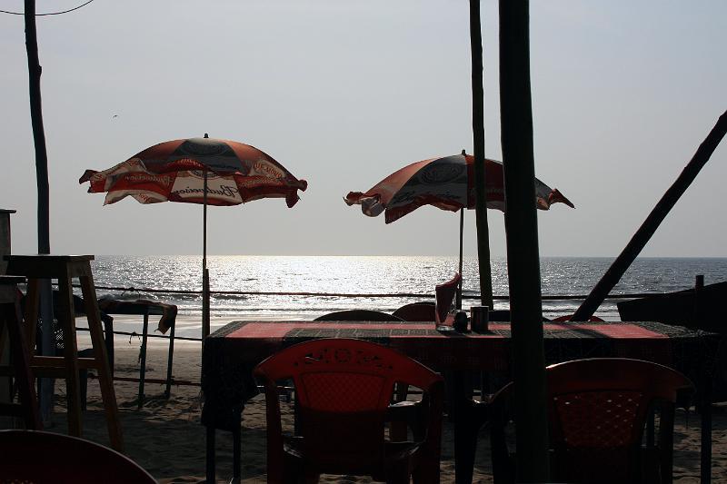 IMG_1590.JPG - Еще по пальме с каждой стороны и получится курортный идеал