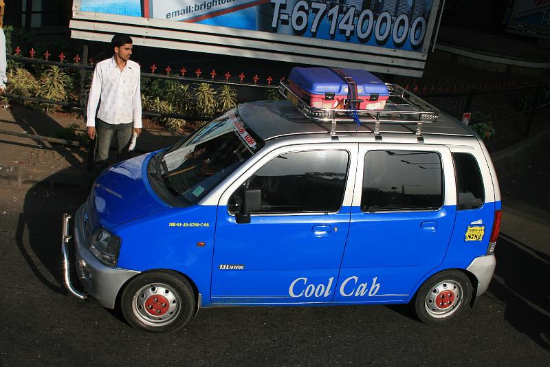 IMG_1717.JPG - Отдельный таксомотрный парк владеет таким вот машинками