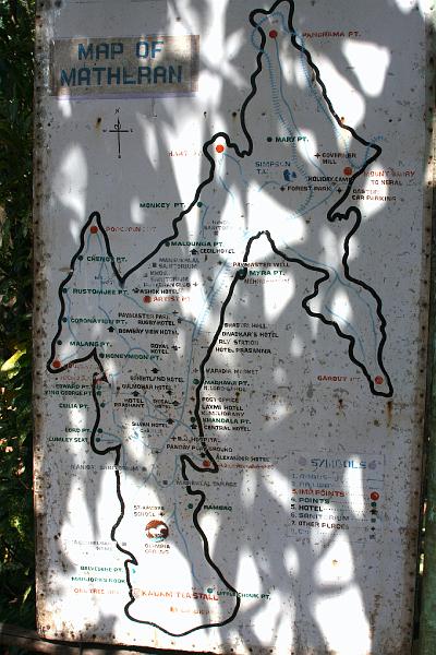 IMG_1851.JPG - Карта  Матхерана - одного из плат Западных Гатов. От северной точки, куда наверх привозит спец-поезд, до южной, где находимся мы сейчас - около 7 км