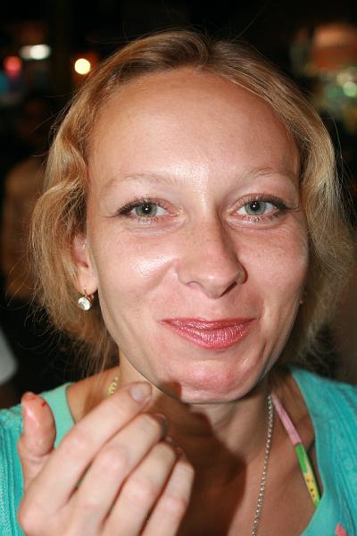 IMG_1890.JPG - Потом сворачивается в конвертик и отправялется в рот. Дрянь редкостная